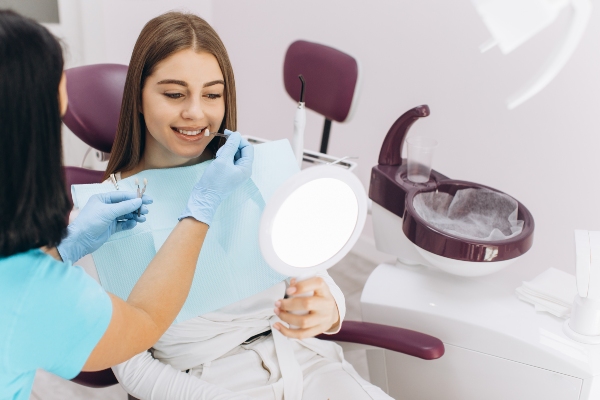 3 Reasons to Seek Treatment from an Implant Dentist from Integrity Family Dental in Denver, CO